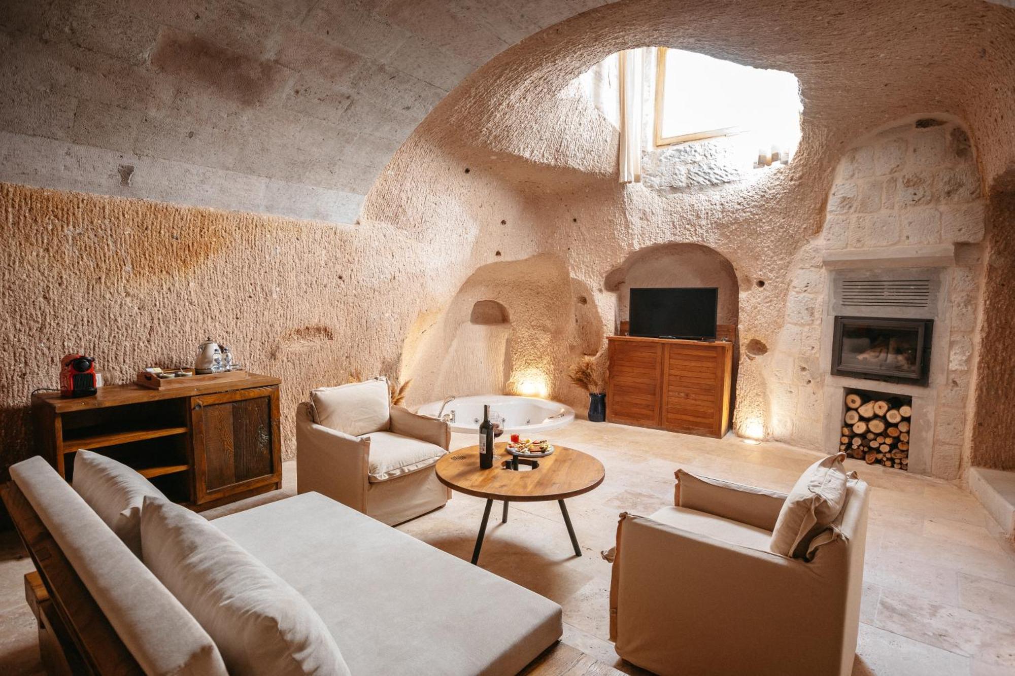אוצ'יסר Millstone Cave Suites Hotel מראה חיצוני תמונה