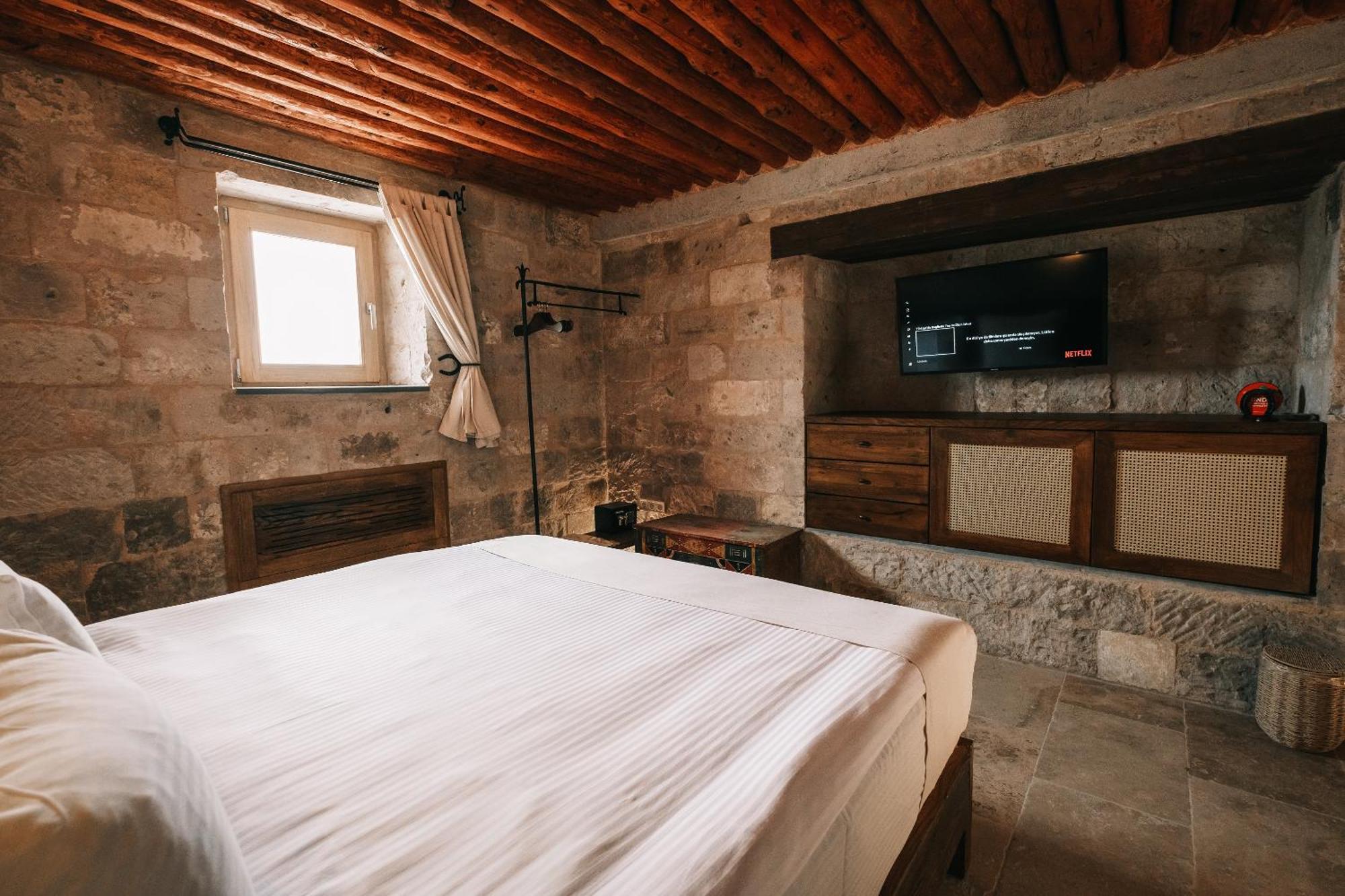 אוצ'יסר Millstone Cave Suites Hotel מראה חיצוני תמונה