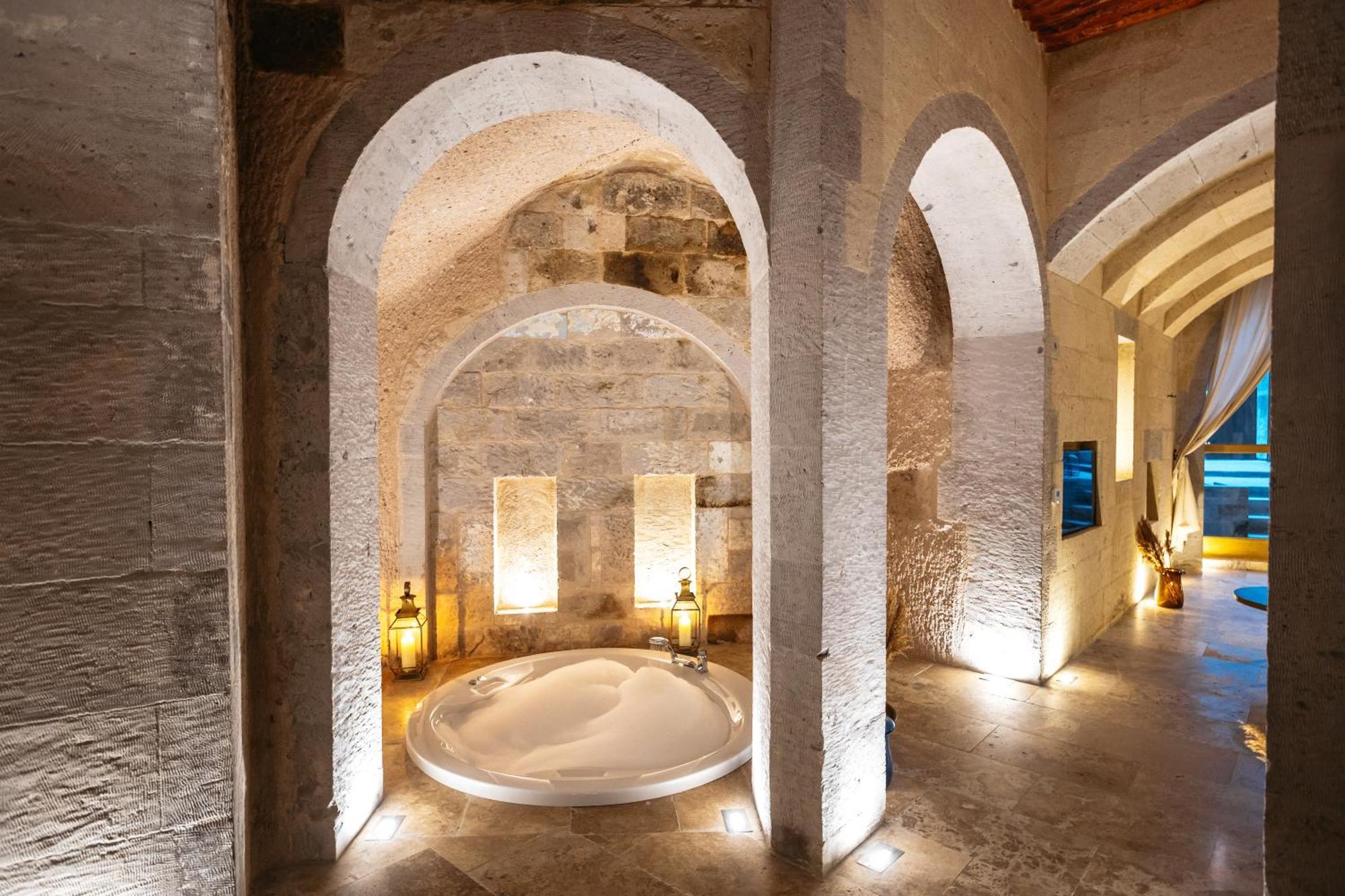 אוצ'יסר Millstone Cave Suites Hotel מראה חיצוני תמונה