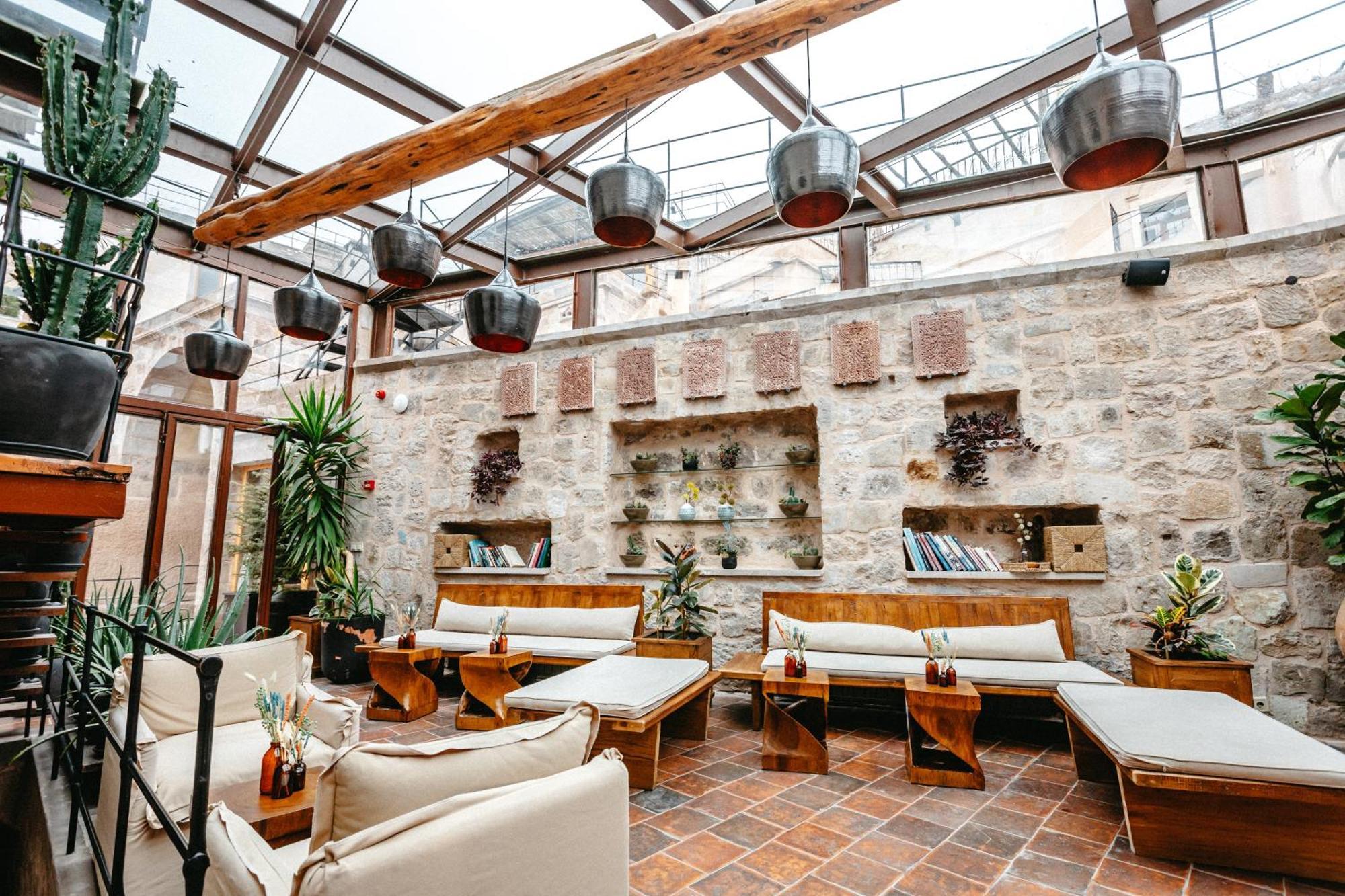 אוצ'יסר Millstone Cave Suites Hotel מראה חיצוני תמונה