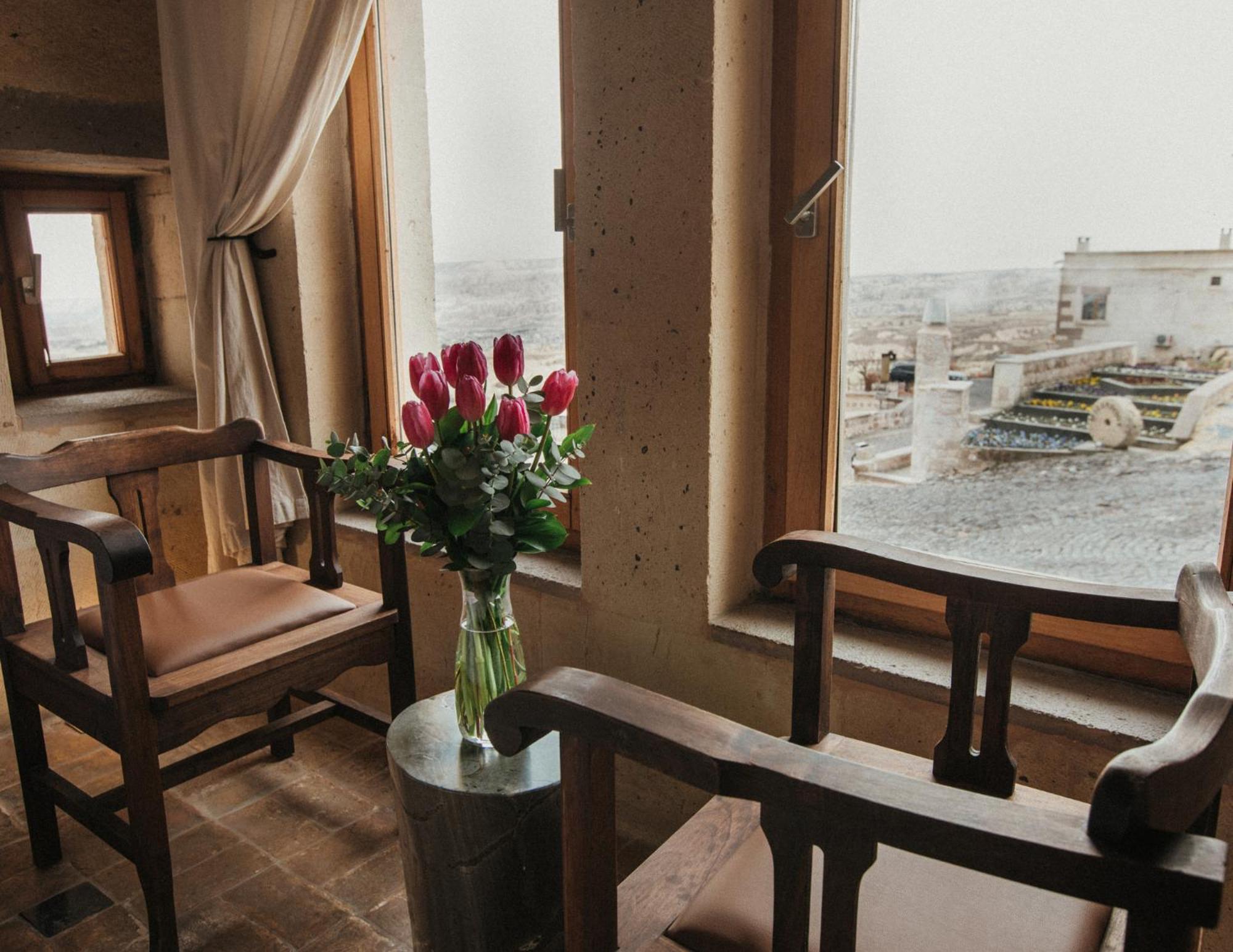 אוצ'יסר Millstone Cave Suites Hotel מראה חיצוני תמונה