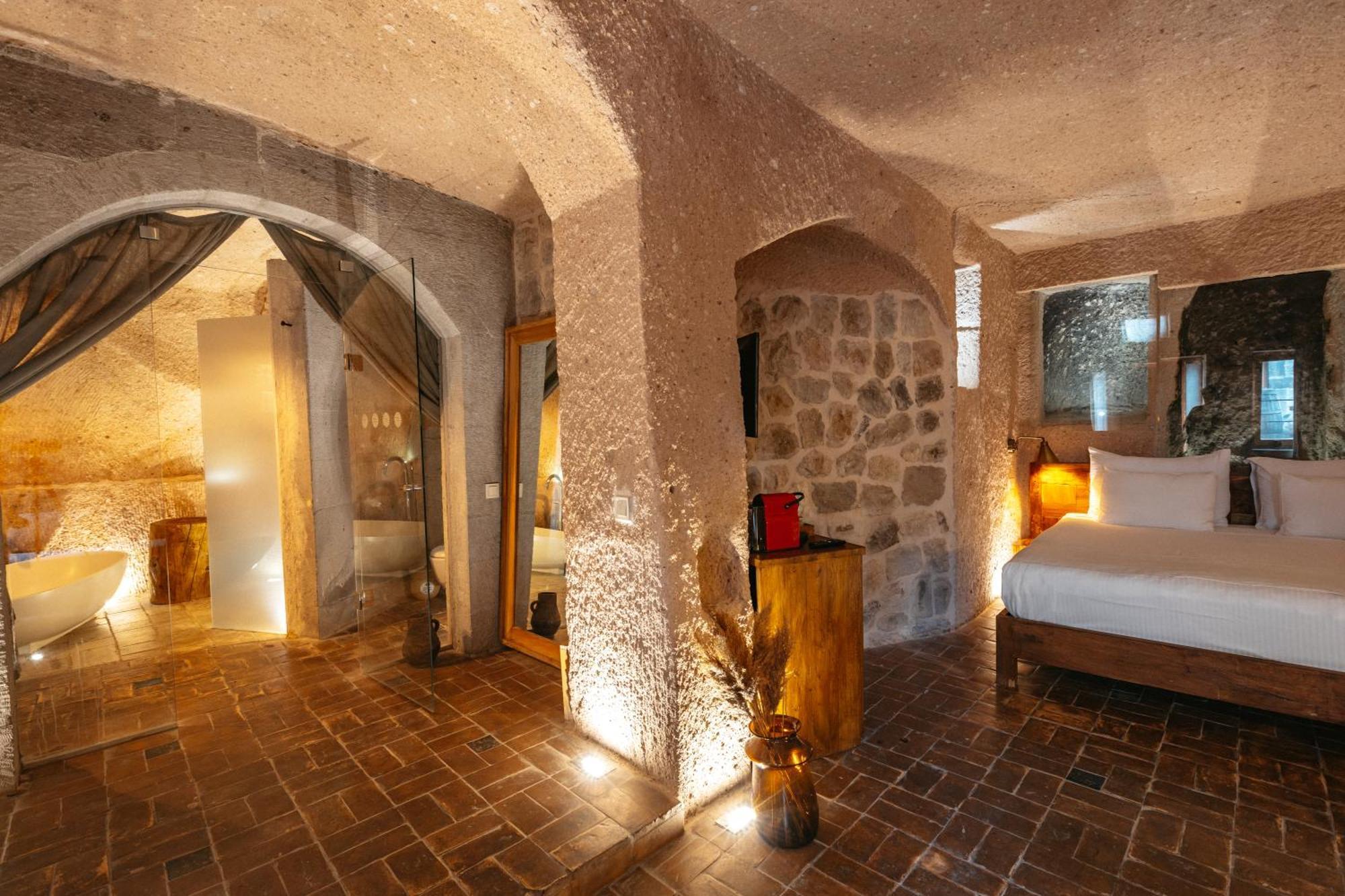 אוצ'יסר Millstone Cave Suites Hotel מראה חיצוני תמונה