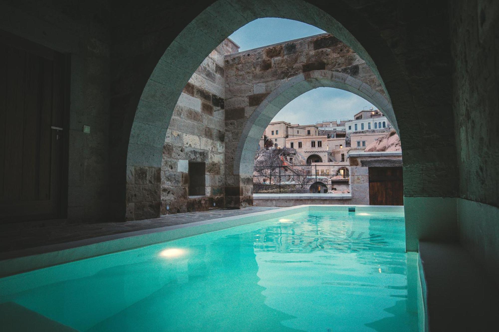 אוצ'יסר Millstone Cave Suites Hotel מראה חיצוני תמונה