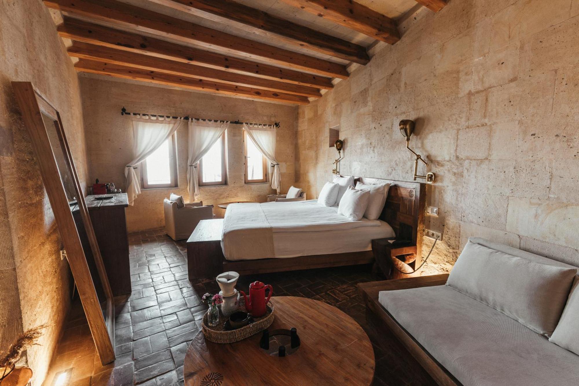 אוצ'יסר Millstone Cave Suites Hotel מראה חיצוני תמונה