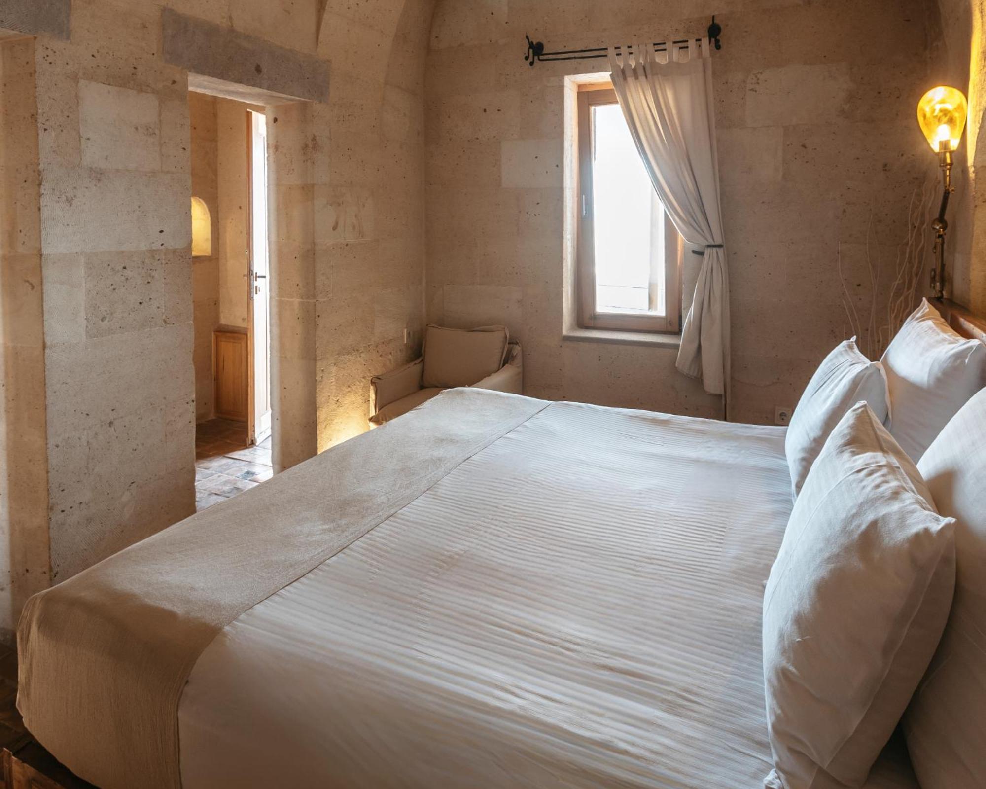 אוצ'יסר Millstone Cave Suites Hotel מראה חיצוני תמונה